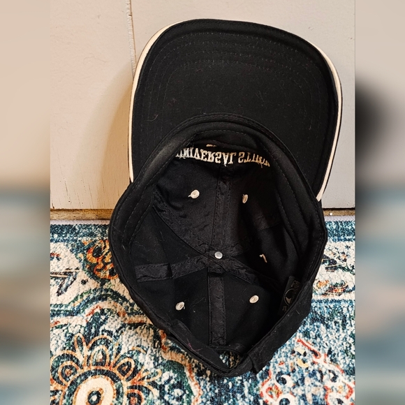 Universal Studios Black Hat - Picture 7 of 8